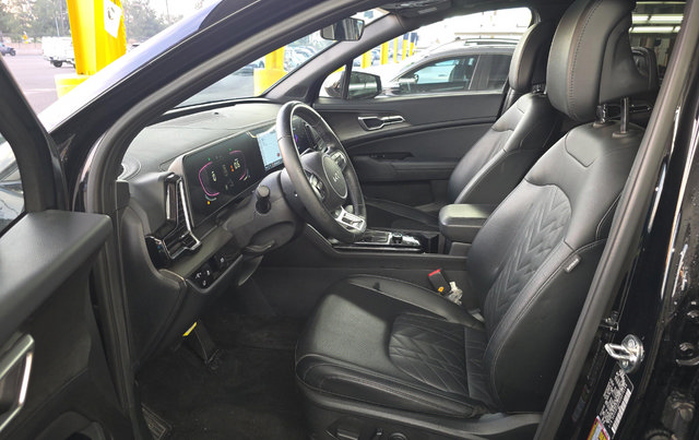 Used 2025 Kia Sportage X-Line w/ Premium Package AWD/4WD image 4