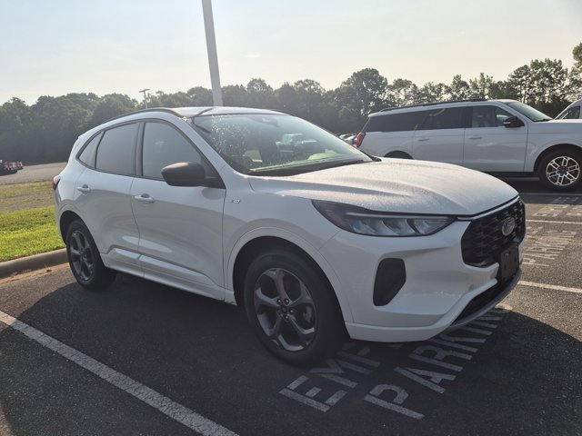 Certified 2023 Ford Escape ST-Line w/ Tech Pack #1 AWD/4WD image 2