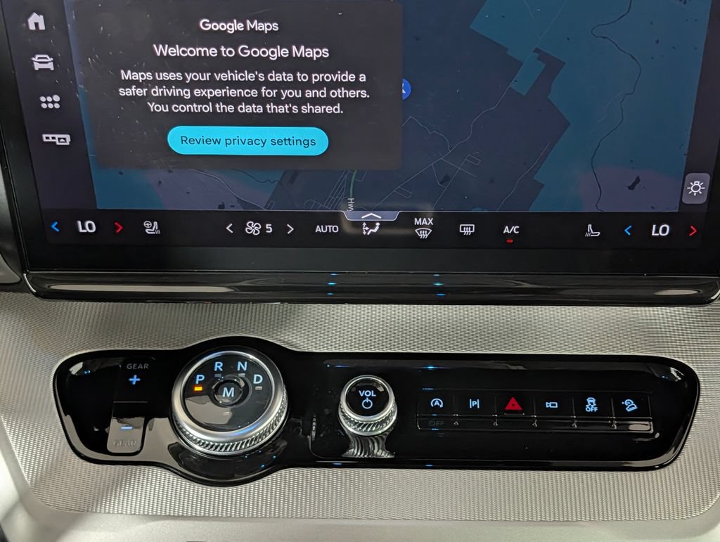 Certified 2025 Ford Expedition Active AWD/4WD image 18