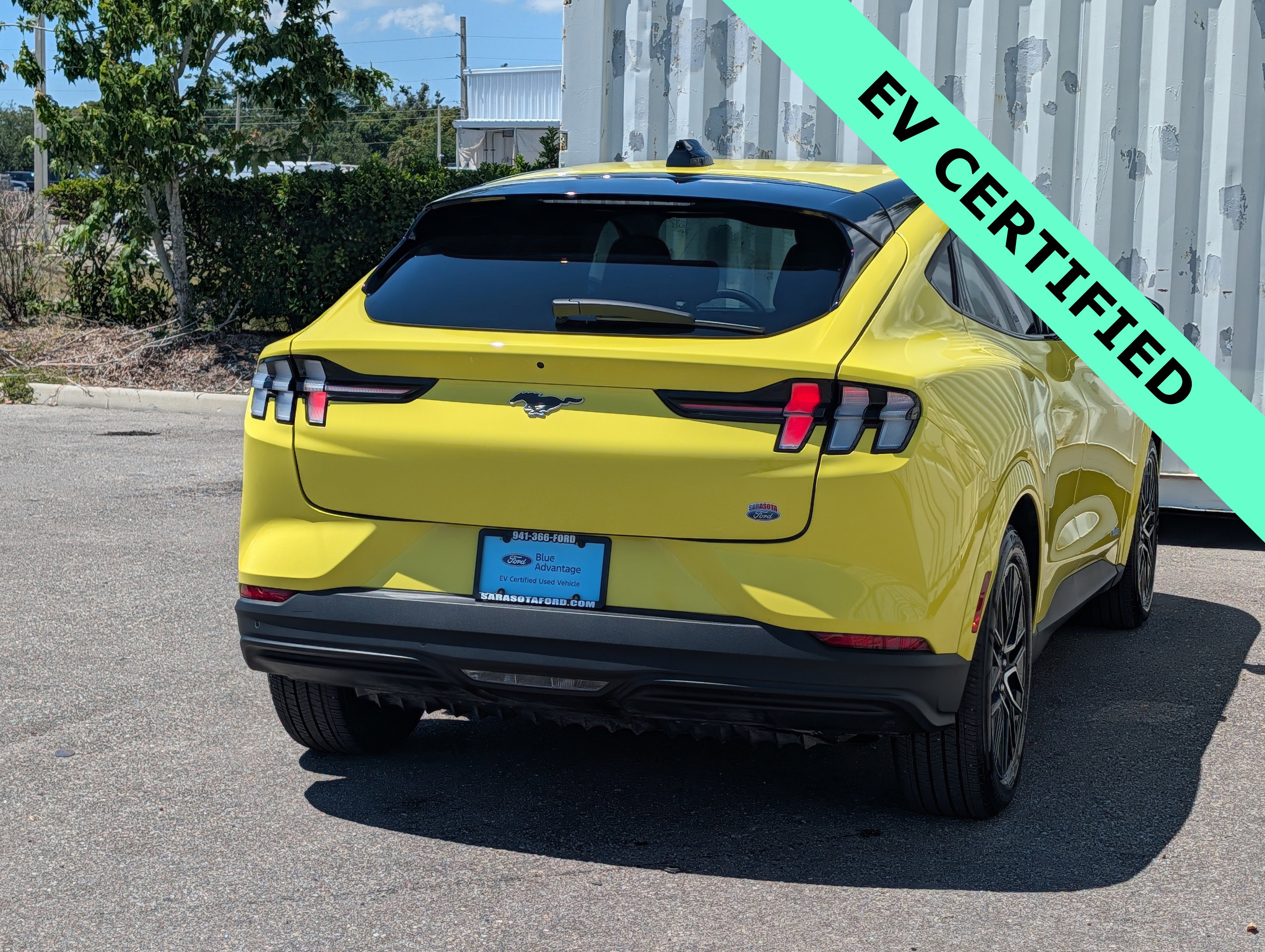 Certified 2025 Ford Mustang Mach-E Premium AWD/4WD image 4
