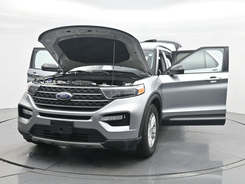 Certified 2024 Ford Explorer XLT w/ Equipment Group 202A image 34