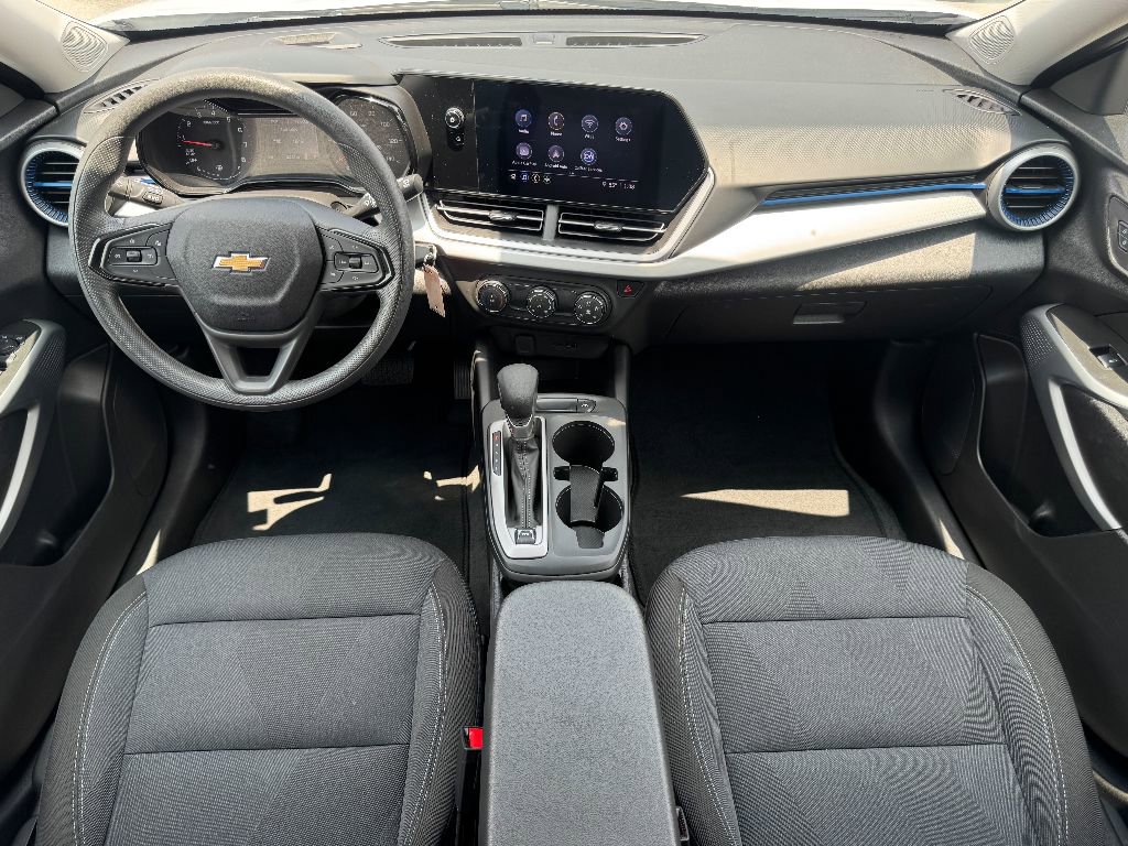 Used 2025 Chevrolet Trax LS image 10