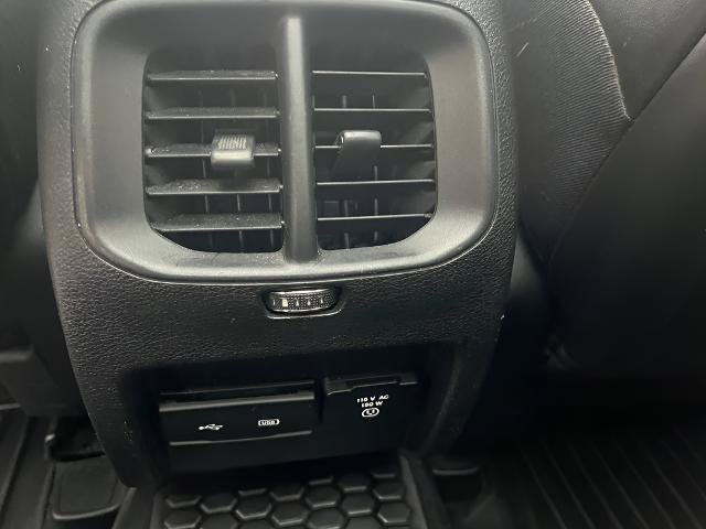 Used 2019 Jeep Cherokee Limited w/ Luxury Group AWD/4WD image 35