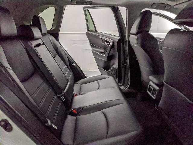 Used 2022 Toyota RAV4 XLE Premium image 23