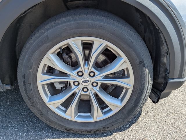 Certified 2023 Ford Explorer XLT w/ Equipment Group 202A AWD/4WD image 10