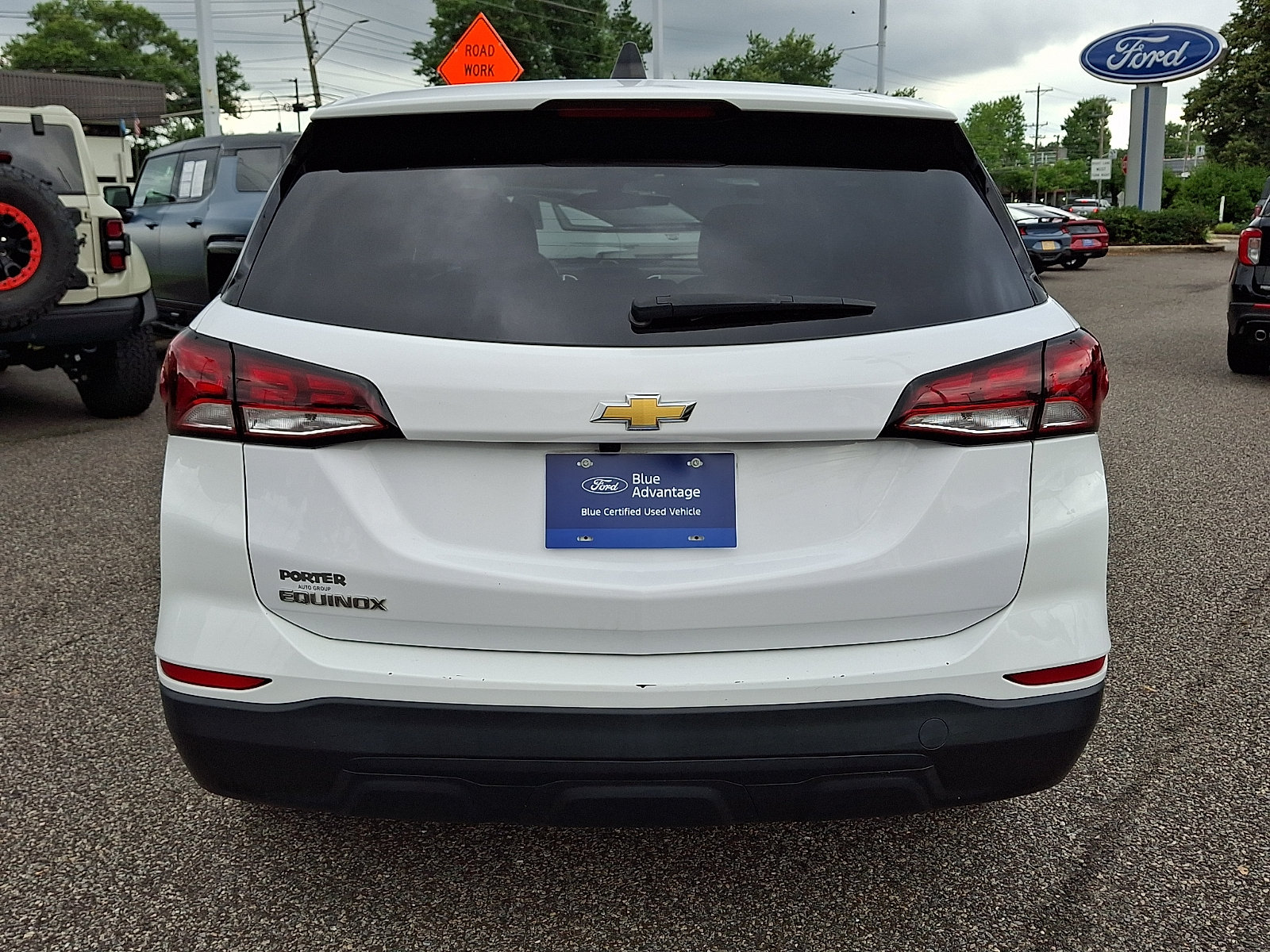 Used 2023 Chevrolet Equinox LS w/ LS Convenience Package FWD image 9