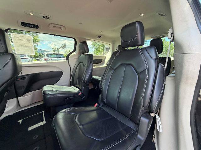 Used 2023 Chrysler Pacifica Touring-L FWD image 24