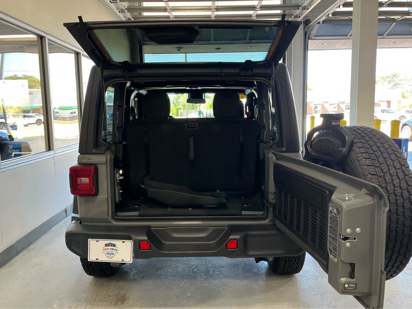 Used 2021 Jeep Wrangler Sport AWD/4WD image 10
