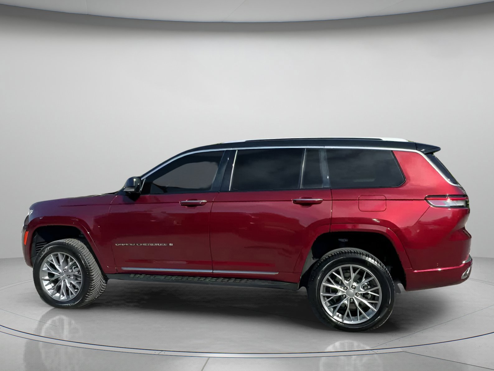 Used 2022 Jeep Grand Cherokee L Summit w/ Advanced Protech Group IV image 9