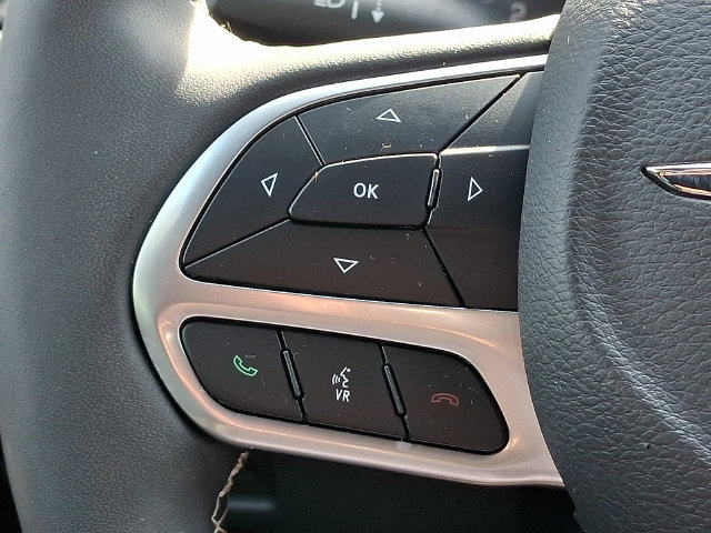 Used 2026 Chrysler Pacifica Limited FWD image 25