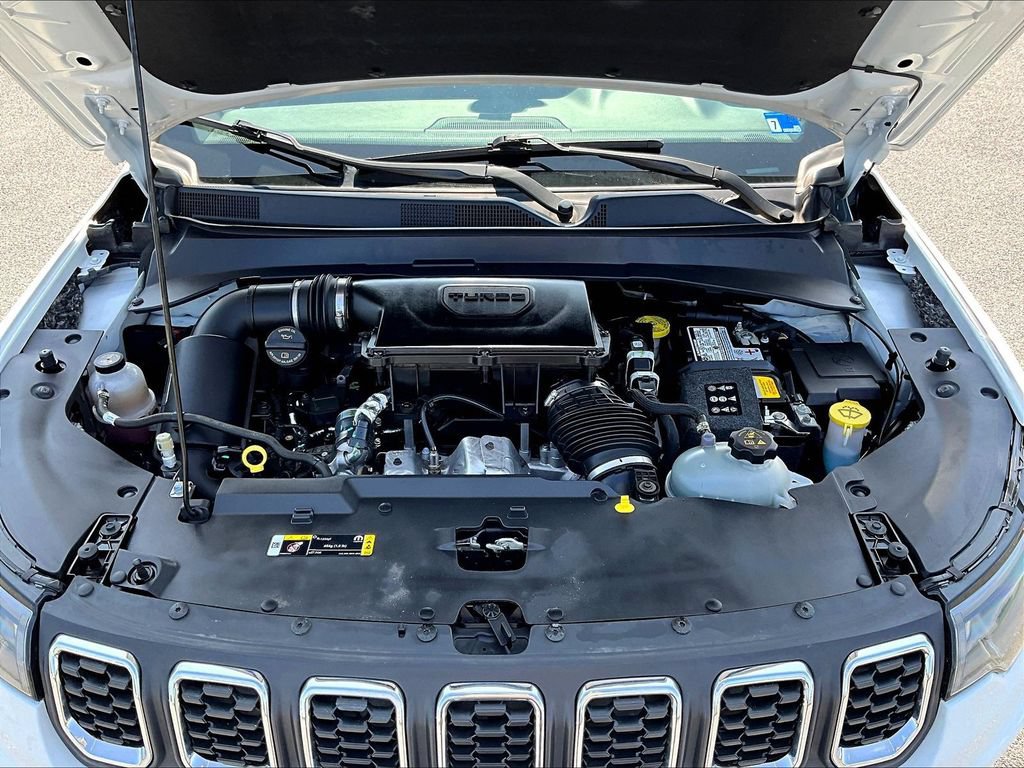 Used 2024 Jeep Compass Latitude AWD/4WD image 30