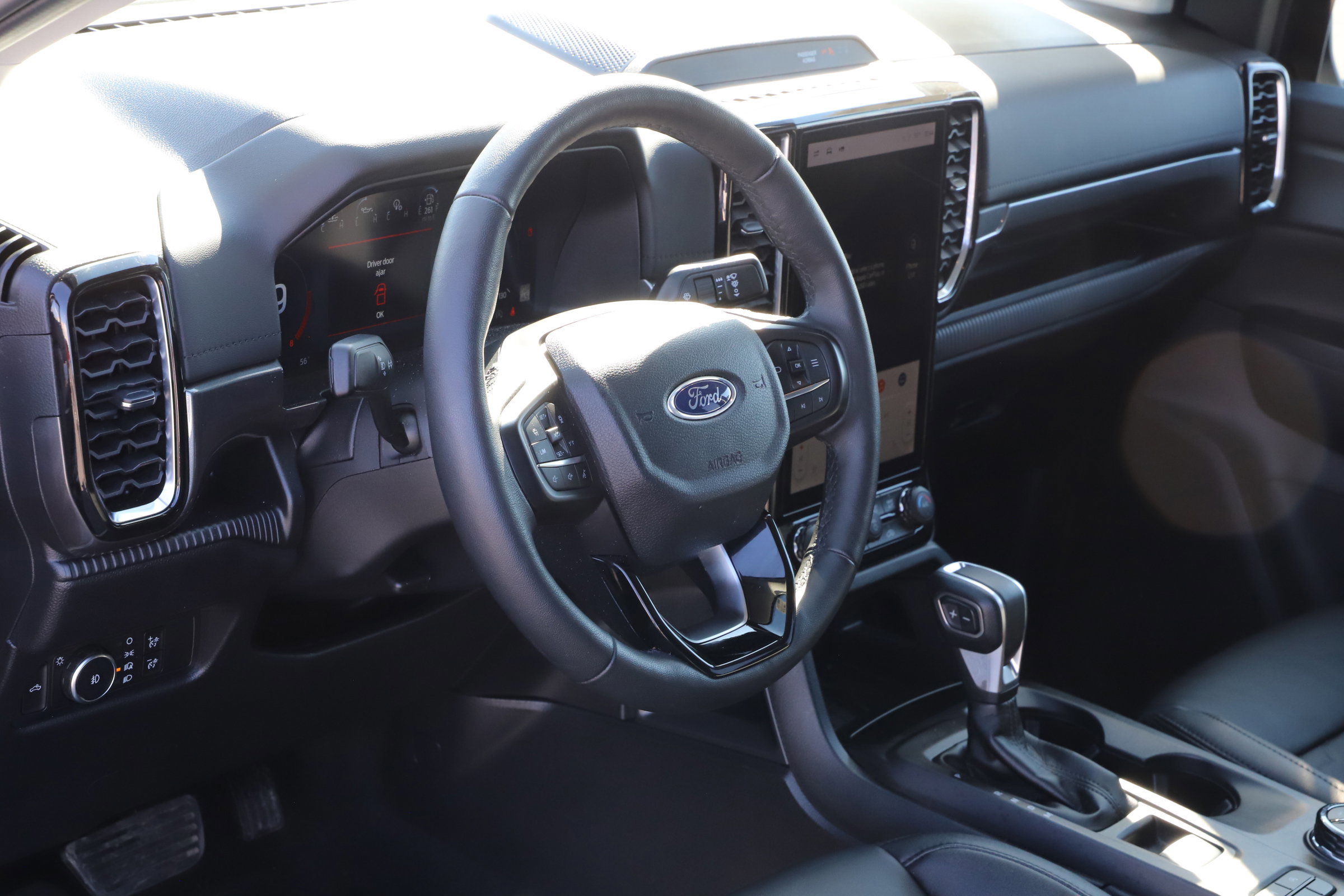 Certified 2025 Ford Ranger Lariat w/ Black Appearance Package image 14