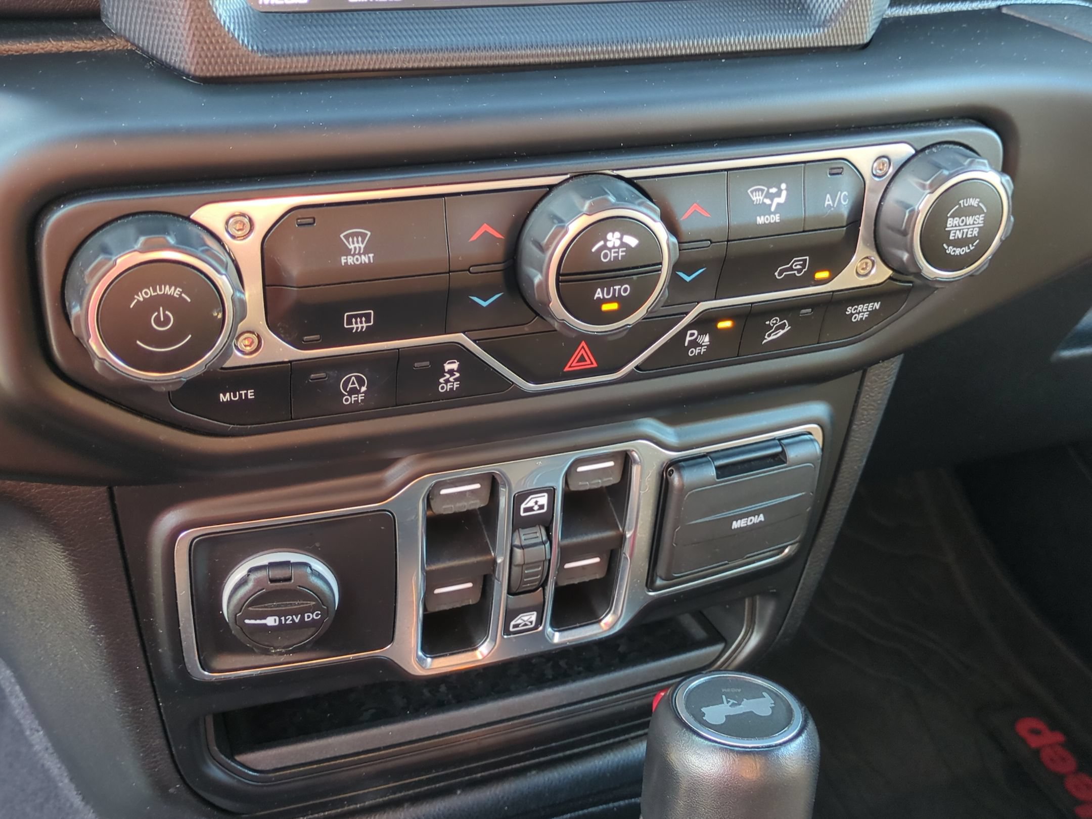 Used 2021 Jeep Wrangler Unlimited Sahara AWD/4WD image 28