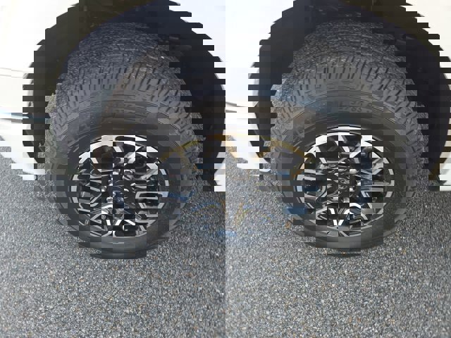 Certified 2022 Ford F150 Lariat w/ Equipment Group 502A High image 9