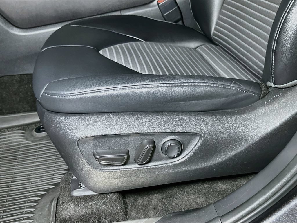 Used 2023 Toyota Highlander XSE AWD/4WD image 19