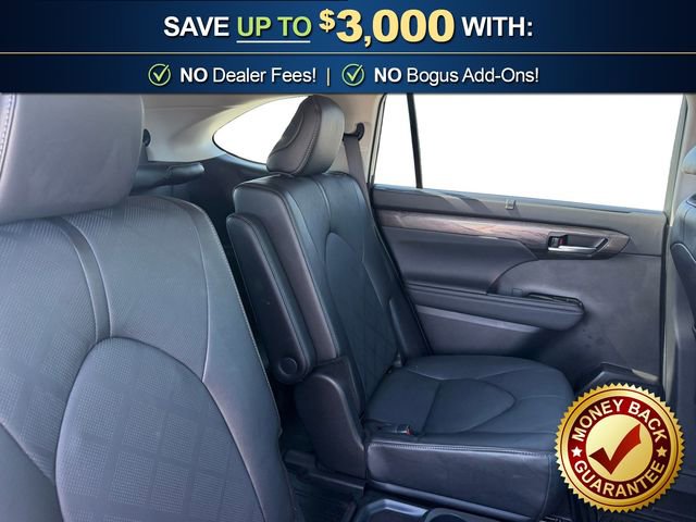 Used 2024 Toyota Highlander Platinum FWD image 23