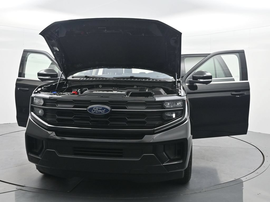 Certified 2025 Ford Expedition Active AWD/4WD image 40