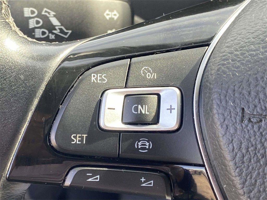 Used 2019 Volkswagen Tiguan SE image 25