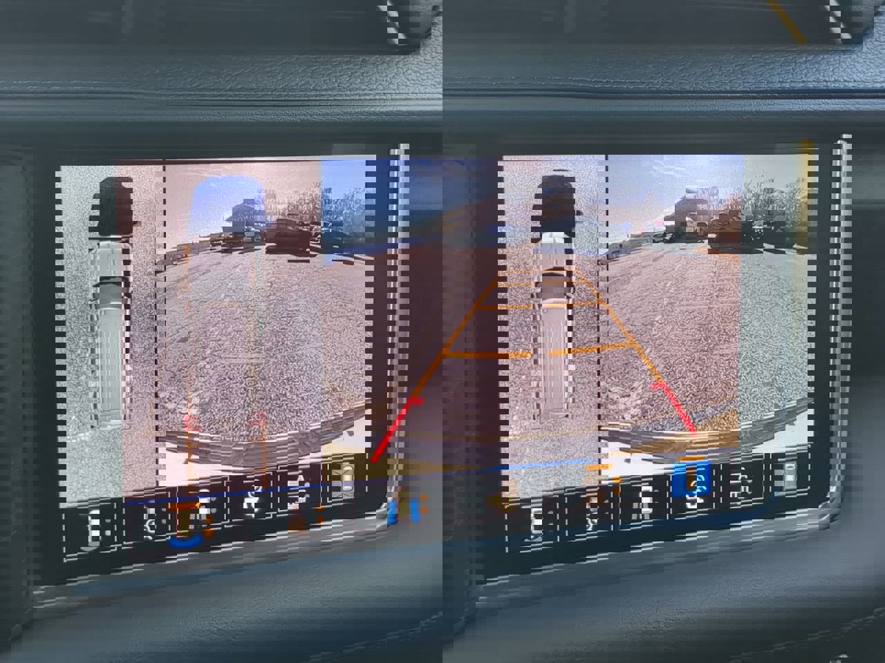 Used 2021 GMC Yukon Denali w/ Denali Premium Package image 19