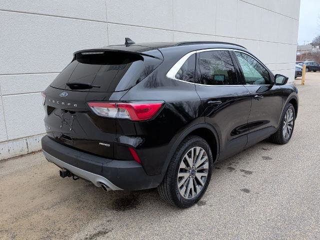 Certified 2022 Ford Escape Titanium w/ Class II Trailer Tow Package image 7