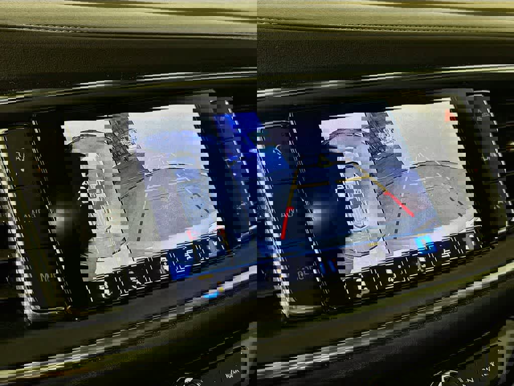 Used 2023 Buick Enclave Avenir w/ Avenir Technology Package AWD/4WD image 27