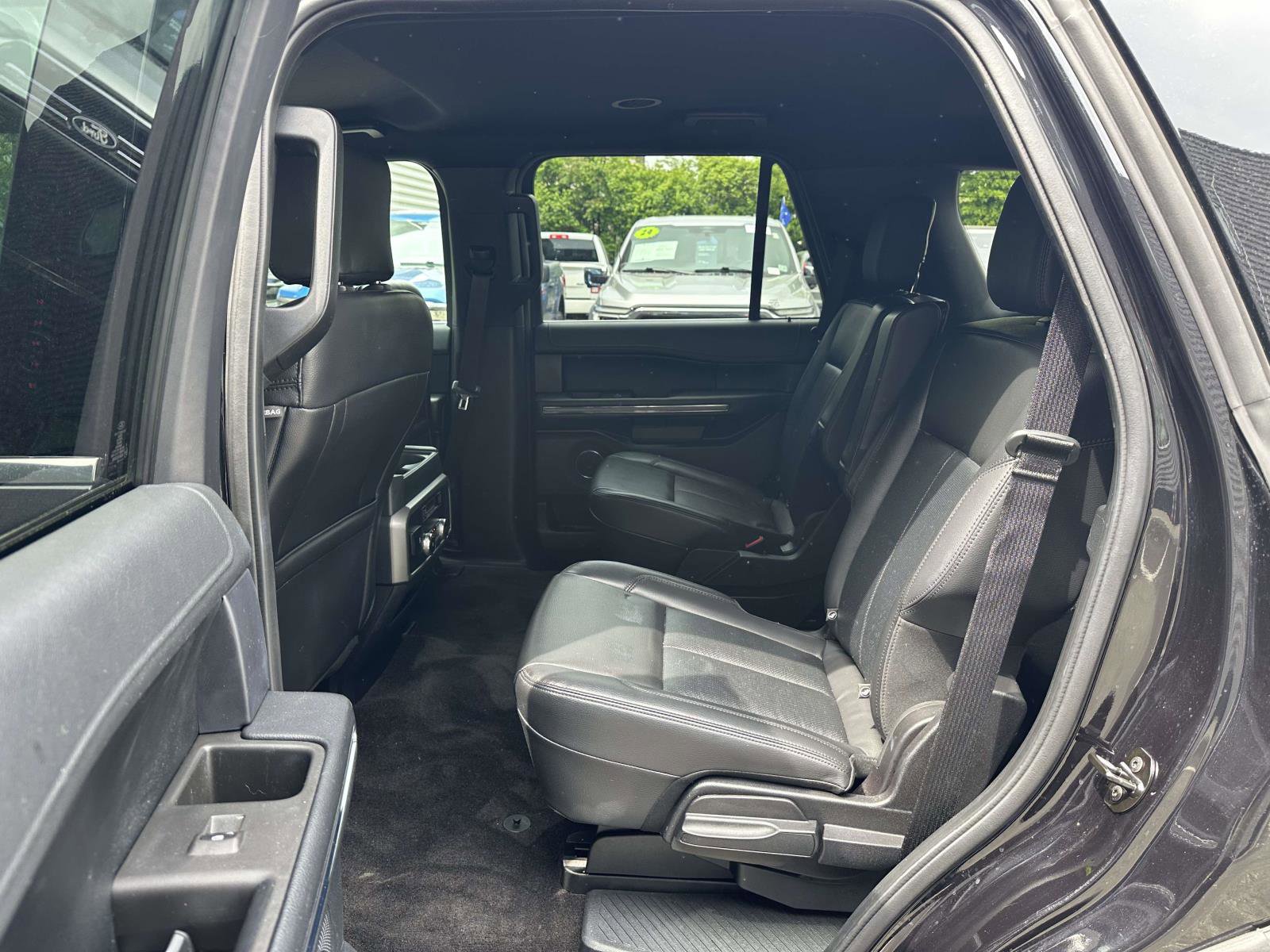 Certified 2020 Ford Expedition XLT w/ Black Accent Package AWD/4WD image 14