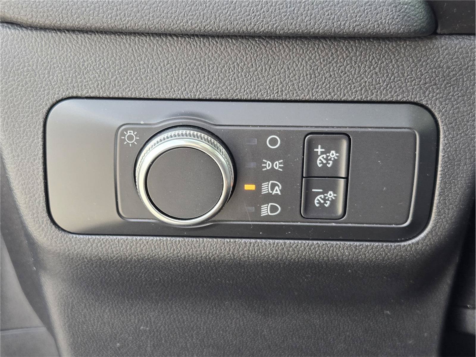 Certified 2020 Ford Escape SE FWD image 20