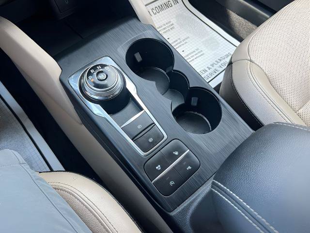 Certified 2020 Ford Escape Titanium AWD/4WD image 21