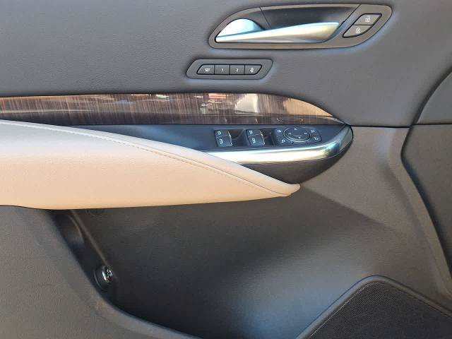 Used 2024 Cadillac XT4 Premium Luxury FWD image 16