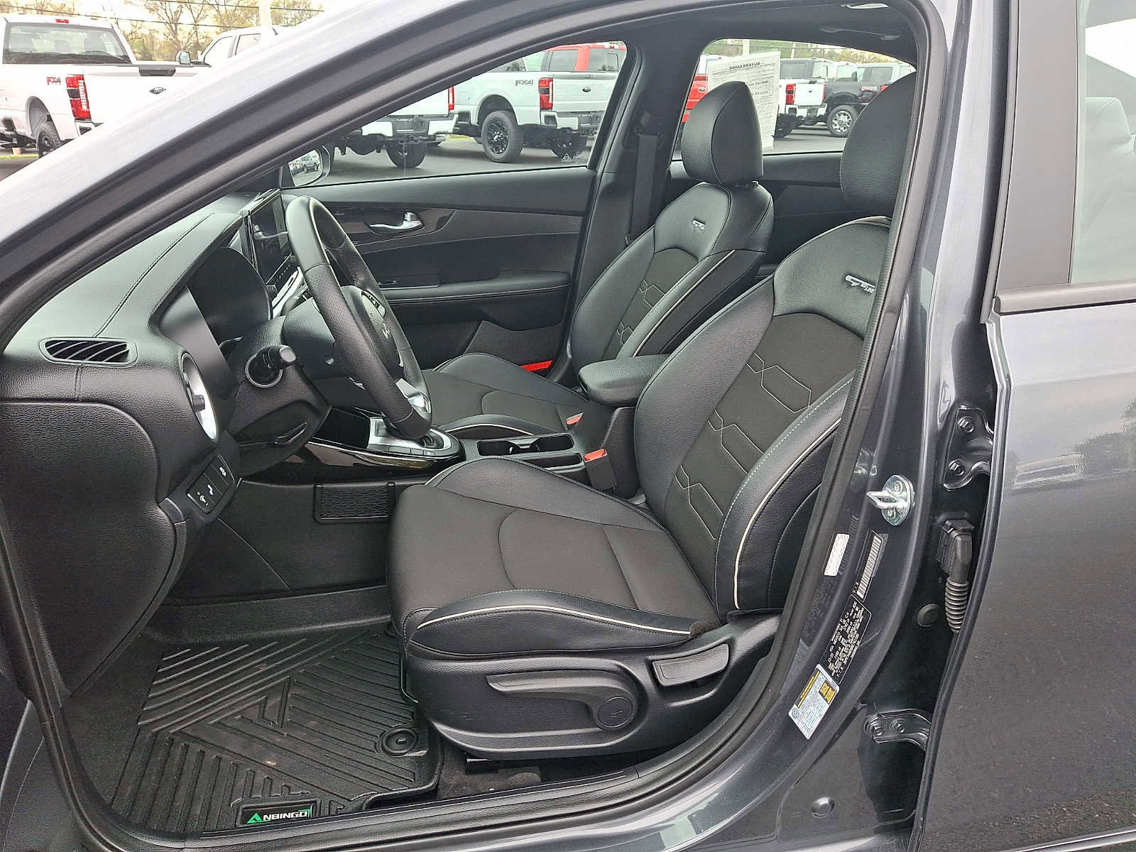 Used 2024 Kia Forte GT-Line w/ GT-Line Premium Package image 13