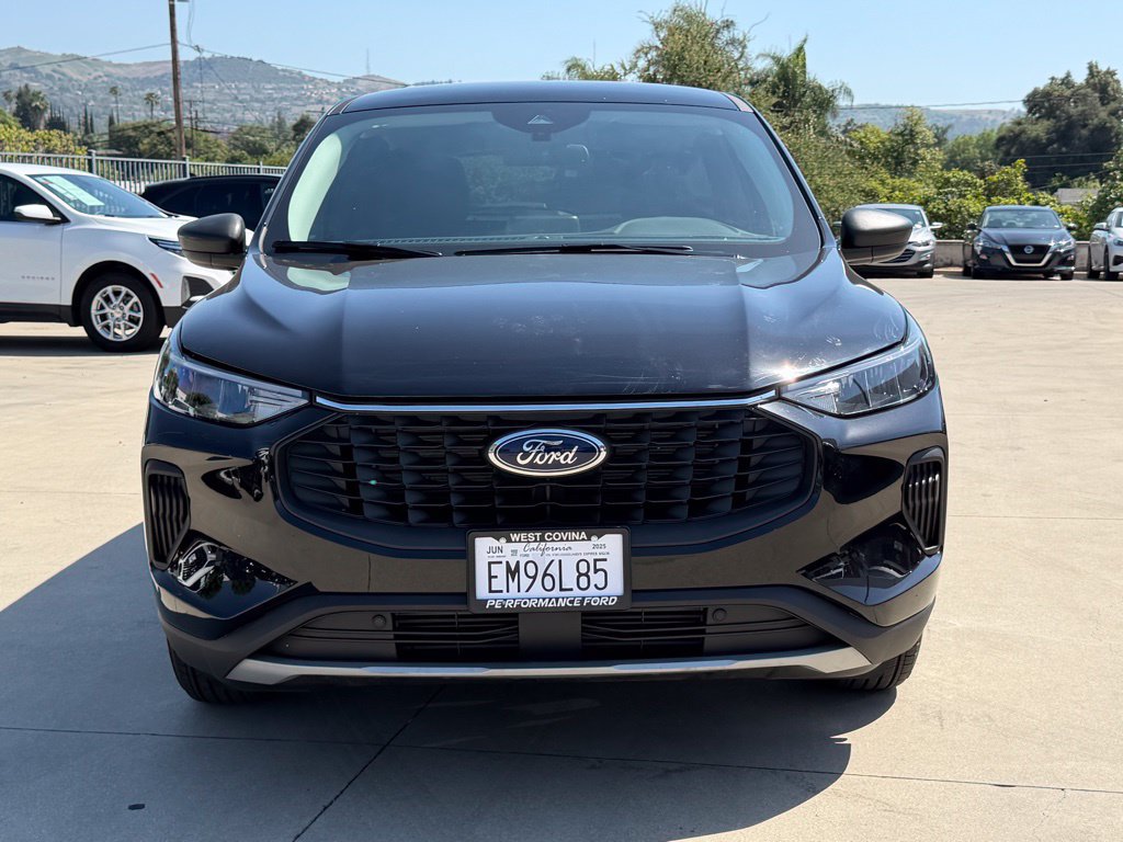 Certified 2025 Ford Escape Active FWD image 3