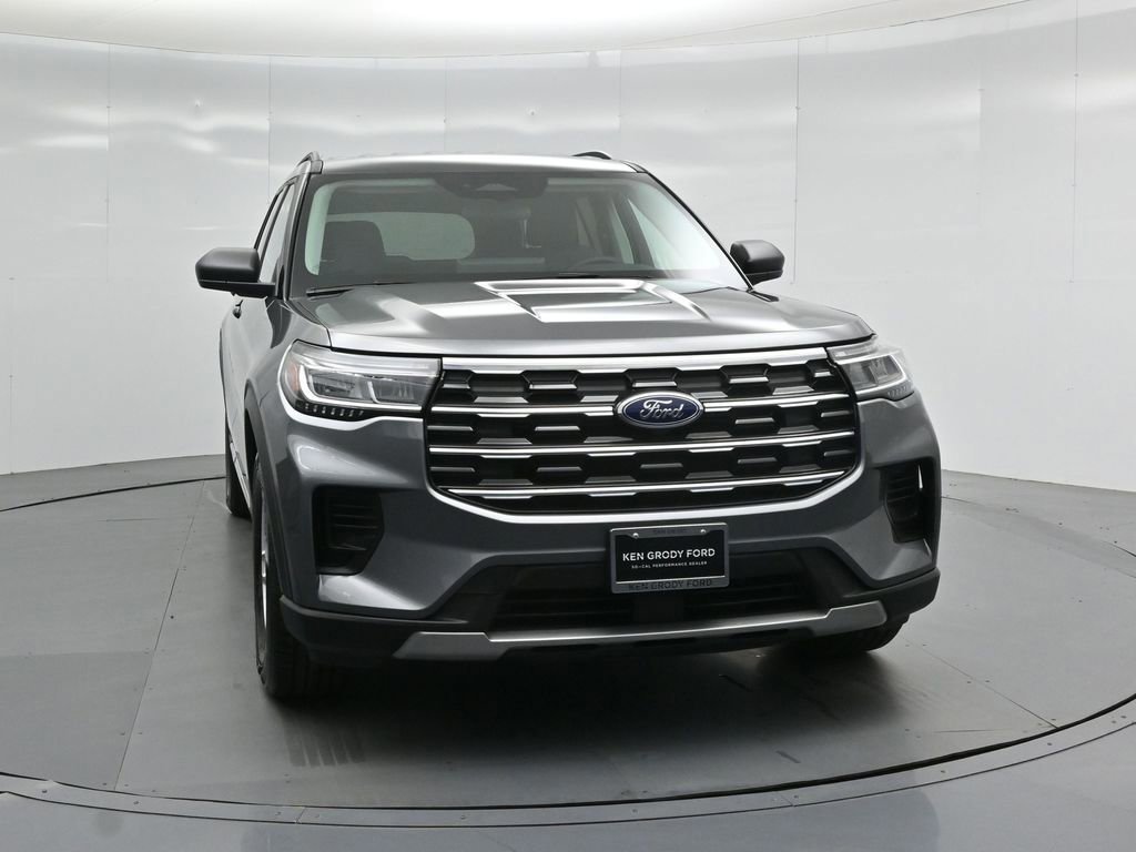 Certified 2025 Ford Explorer Active image 6