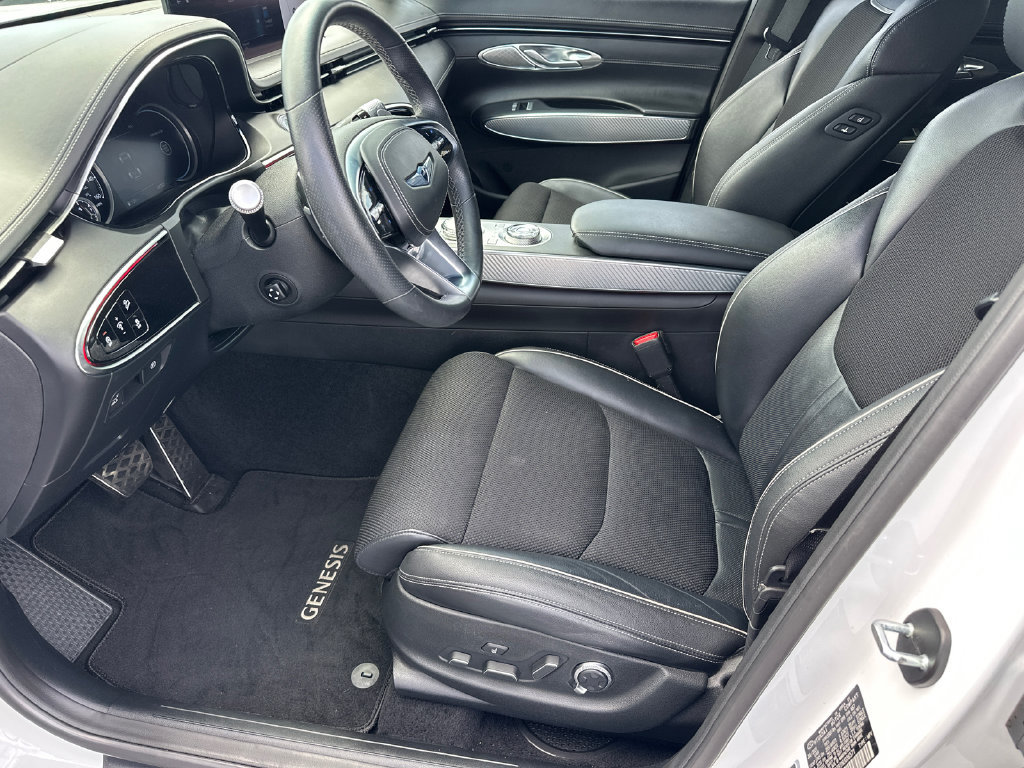 Used 2022 Genesis GV70 2.5T w/ Sport Prestige Package AWD/4WD image 9