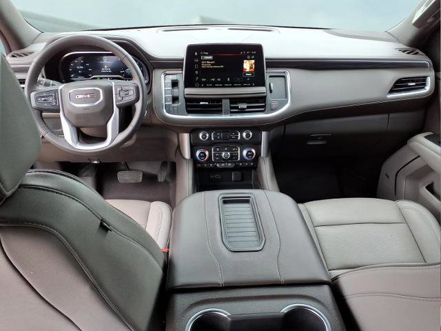 Used 2024 GMC Yukon XL SLT w/ SLT Premium Package image 14