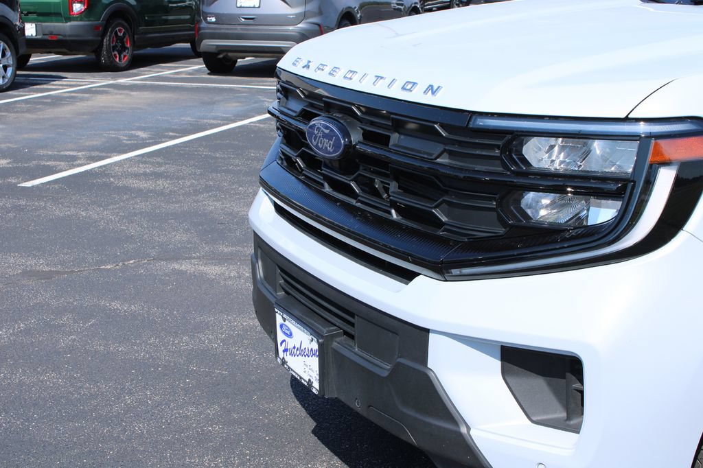 Certified 2025 Ford Expedition Active AWD/4WD image 4