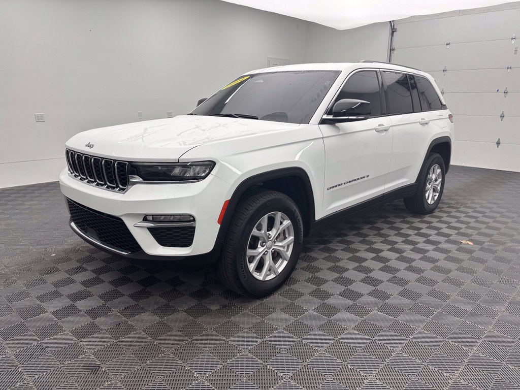 Used 2024 Jeep Grand Cherokee Limited AWD/4WD image 14