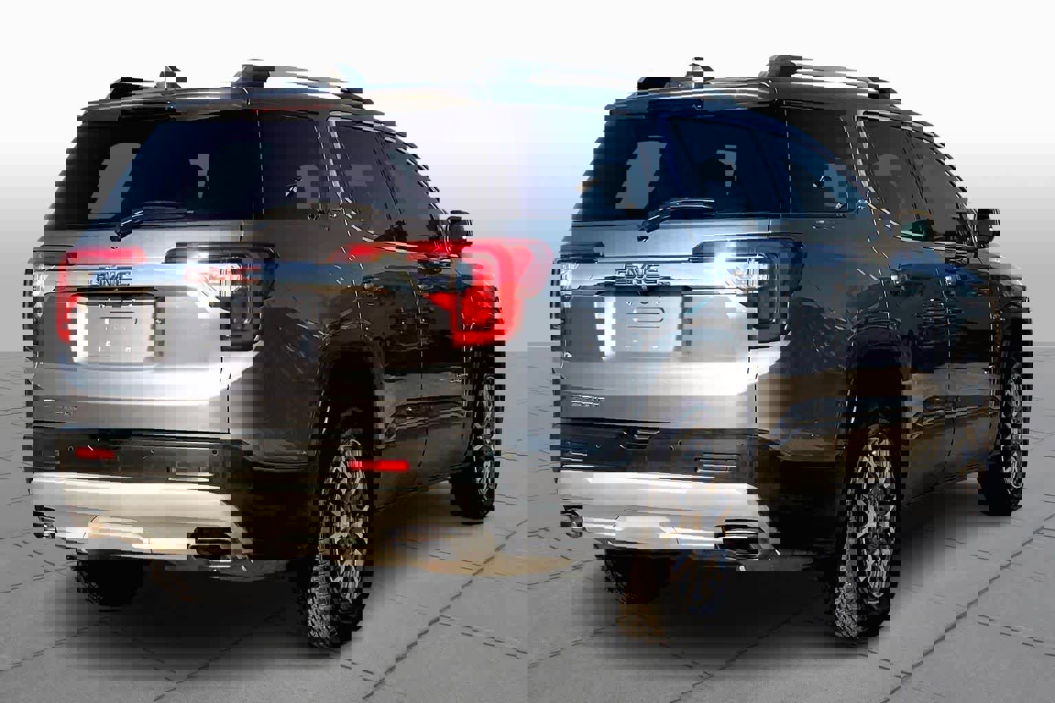 Used 2020 GMC Acadia SLT w/ Premium Package image 13