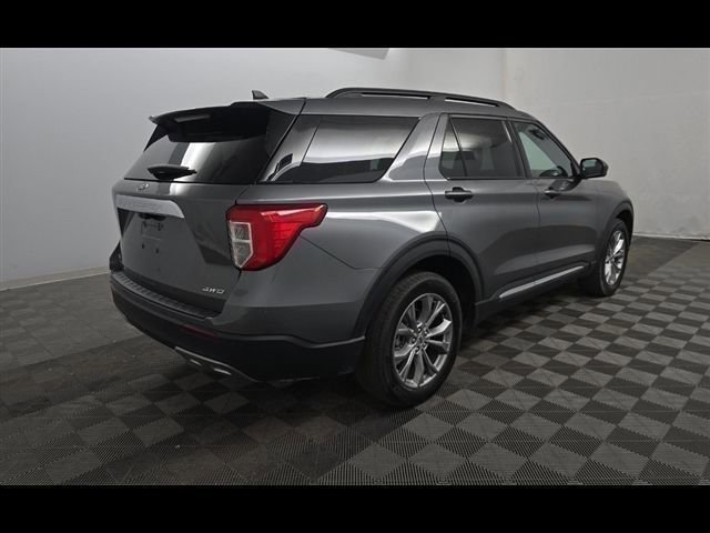 Certified 2024 Ford Explorer XLT w/ Equipment Group 202A AWD/4WD image 2