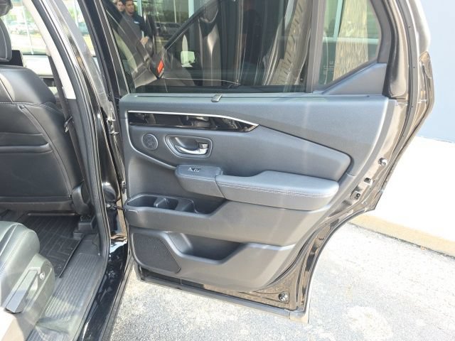 Used 2023 Honda Pilot Touring image 17