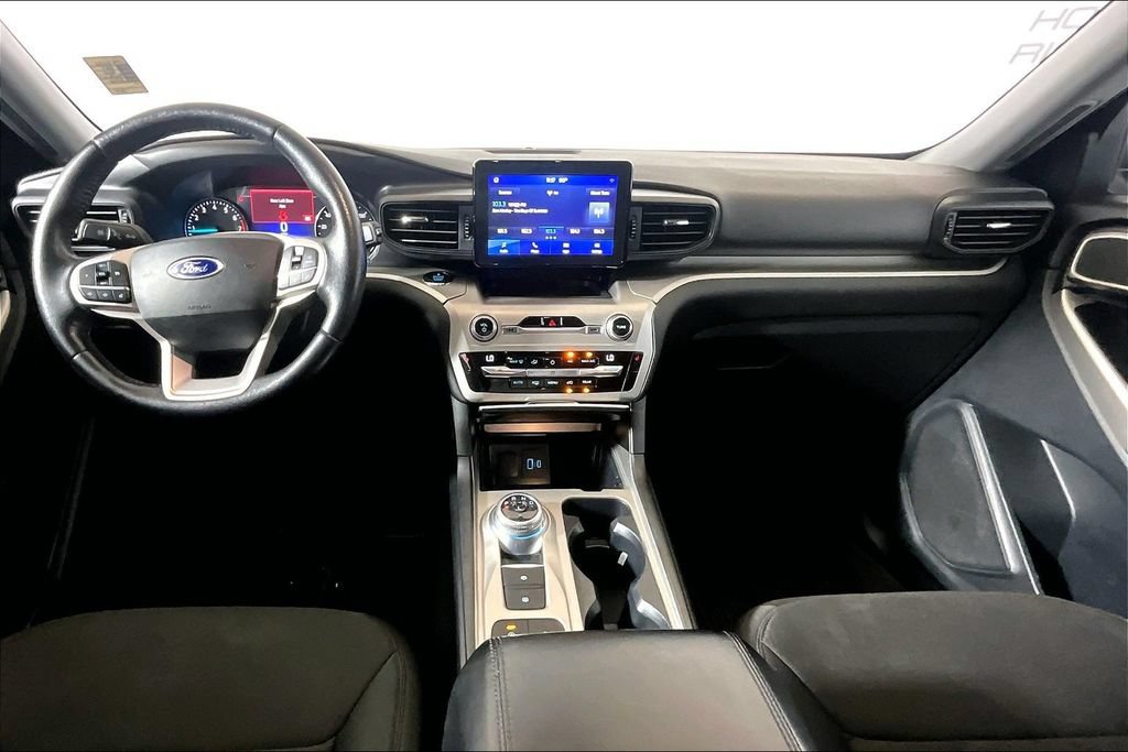 Certified 2021 Ford Explorer XLT RWD image 11