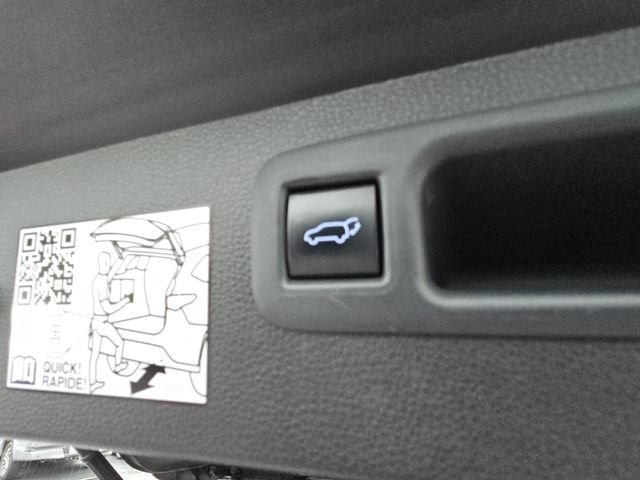 Used 2021 Toyota Highlander Platinum FWD image 16