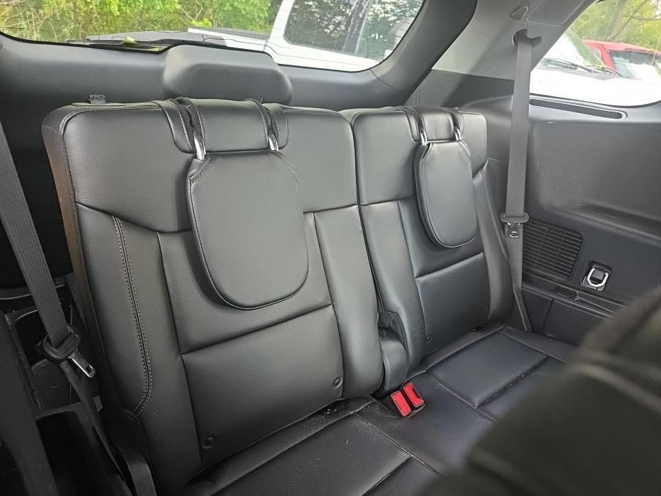 Certified 2023 Ford Explorer Limited w/ Limited Technology Package AWD/4WD image 9
