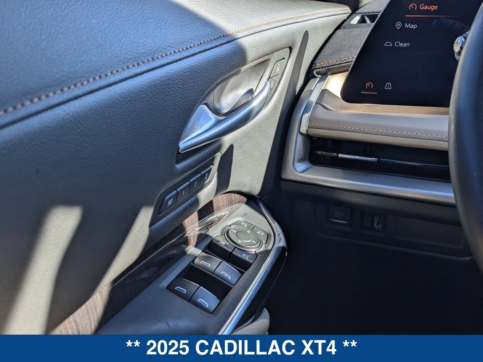 Used 2025 Cadillac XT4 Premium Luxury image 25