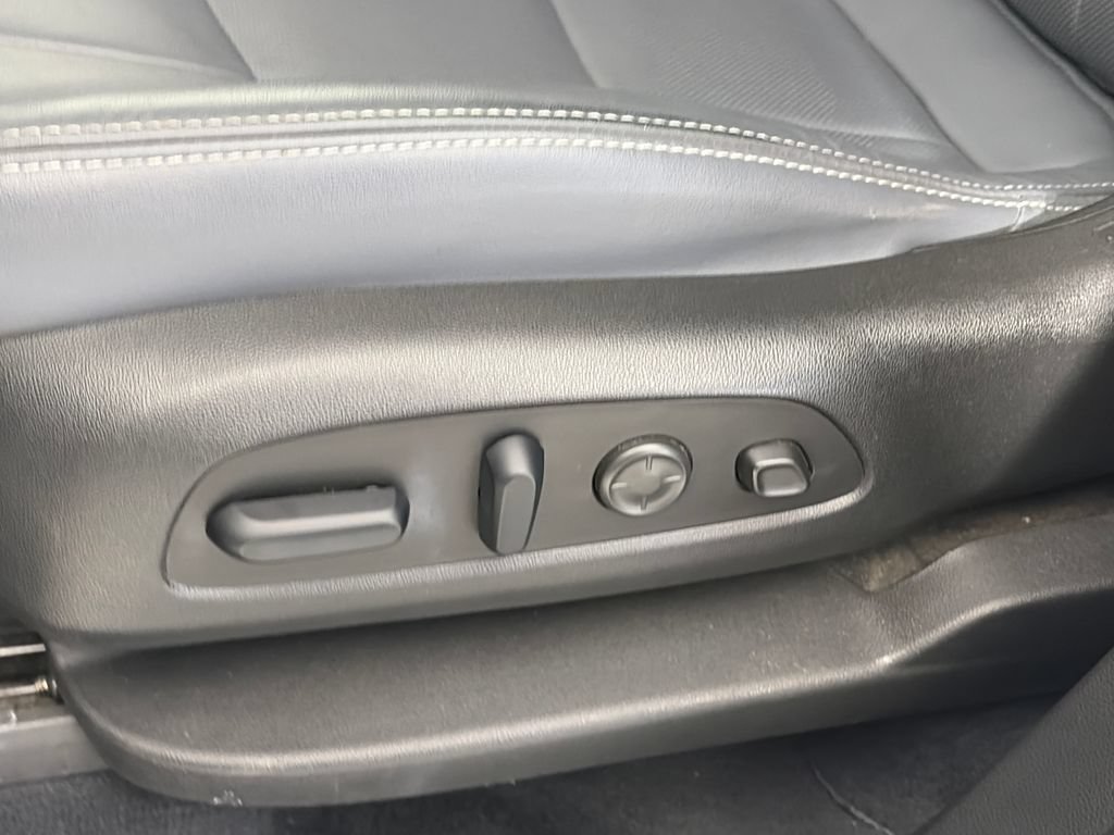 Used 2021 Buick Enclave Premium w/ Sun and Sites Package FWD image 26