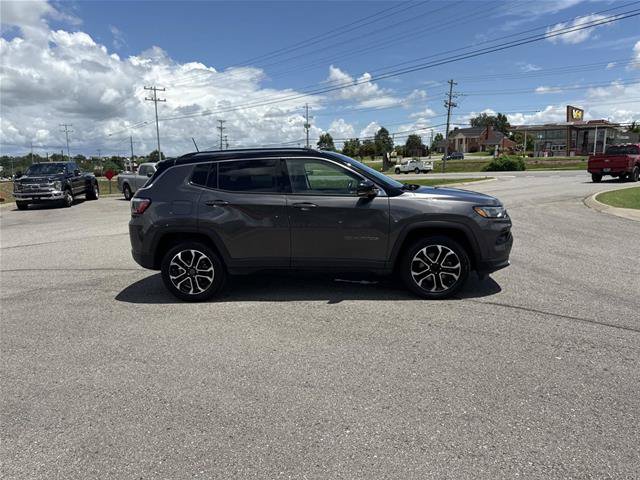 Used 2022 Jeep Compass Limited AWD/4WD image 4