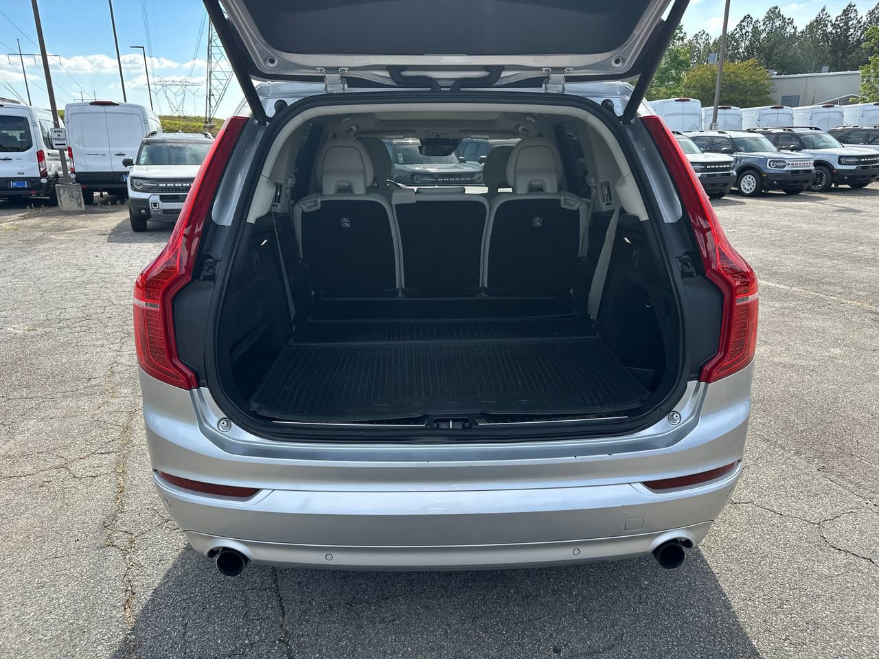 Used 2018 Volvo XC90 T5 Momentum w/ Convenience Package AWD/4WD image 18