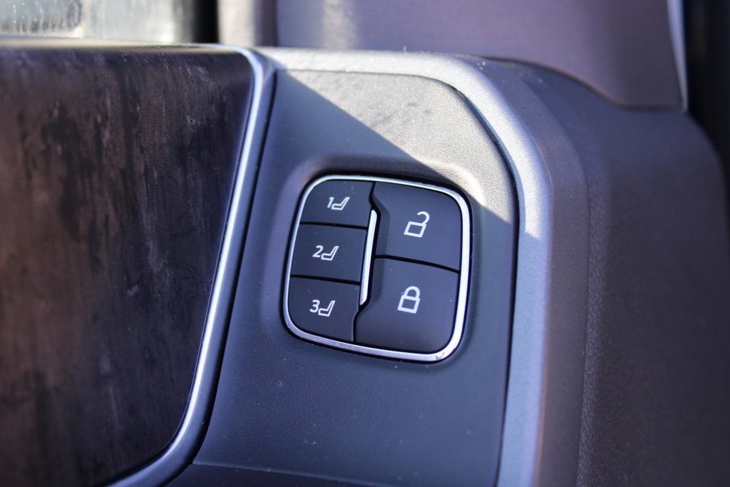 Certified 2024 Ford F250 Lariat w/ Lariat Ultimate Package image 21