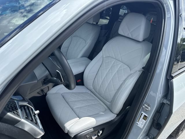 Used 2025 BMW X5 sDrive40i w/ M Sport Package RWD image 12
