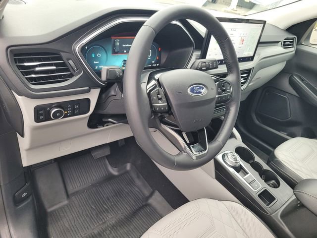 Certified 2023 Ford Escape SE w/ PHEV Premium Package image 9