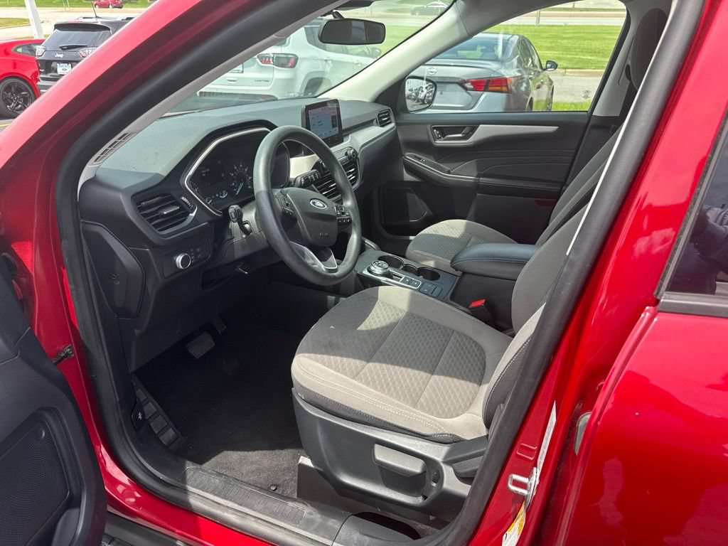 Certified 2022 Ford Escape SE w/ SE Sport Appearance Package FWD image 14